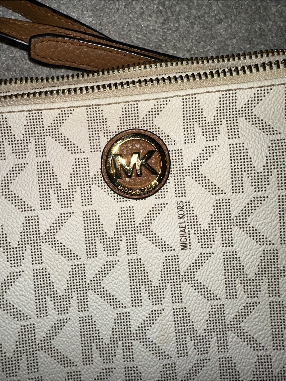 Michael Kors - Picture 2 of 12